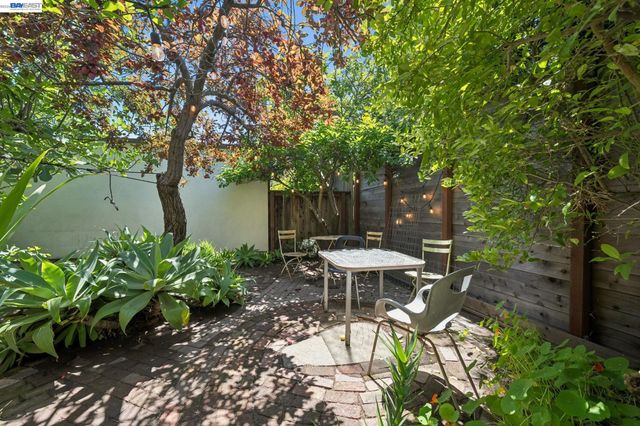 4987 SHAFTER AVENUE, Oakland, CA 94609