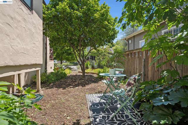 4987 SHAFTER AVENUE, Oakland, CA 94609