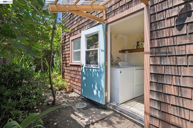 4987 SHAFTER AVENUE, Oakland, CA 94609