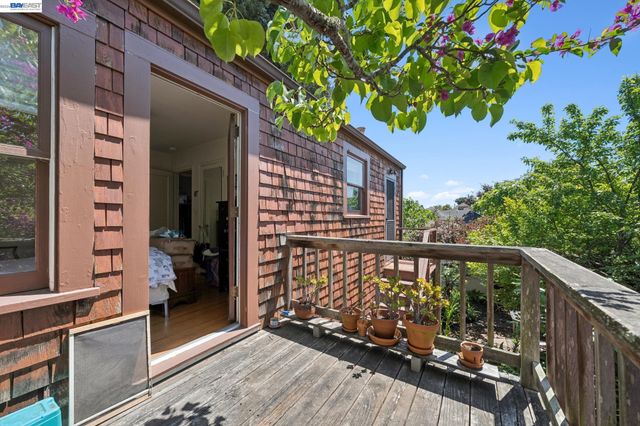 4987 SHAFTER AVENUE, Oakland, CA 94609