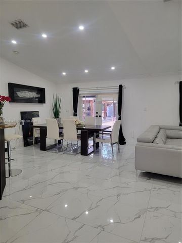 25209 SW 134th Ave, Homestead, FL 33032