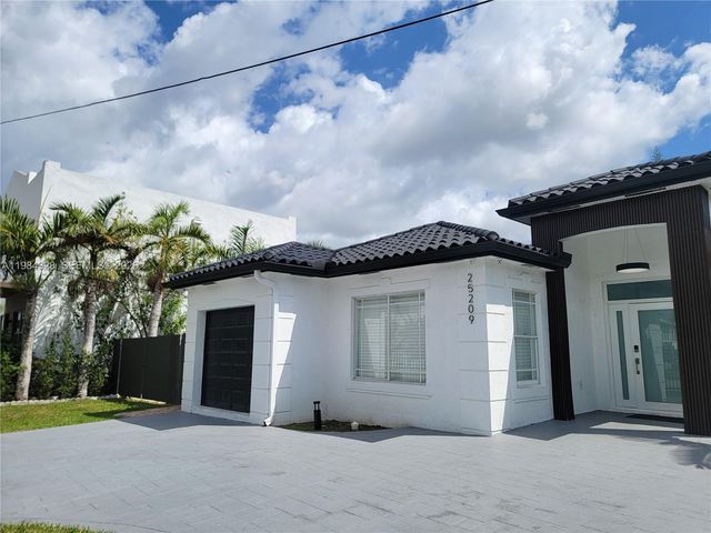 25209 SW 134th Ave, Homestead, FL 33032
