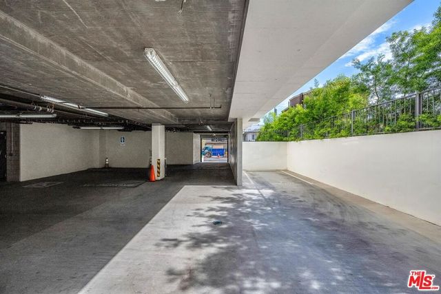 3951 Ingraham Street, Los Angeles, CA 90005