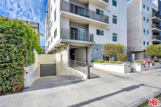 3951 Ingraham Street, Los Angeles, CA 90005