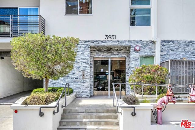 3951 Ingraham Street, Los Angeles, CA 90005