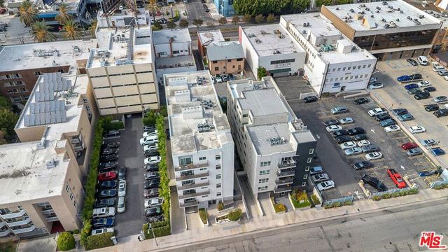 3951 Ingraham Street, Los Angeles, CA 90005