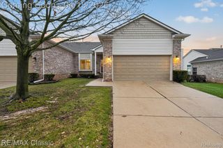 652 Woodside Drive, Milford Village, MI 48381