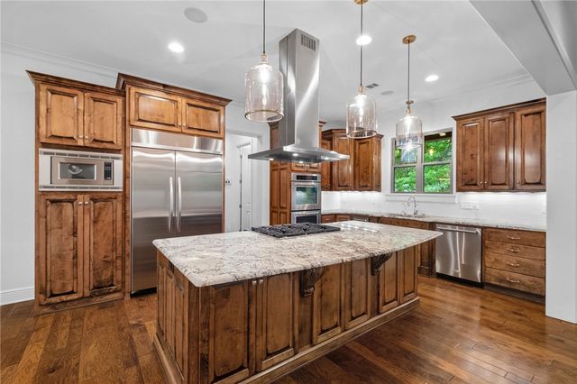 9 S Queensborough Lane, Rogers, AR 72758