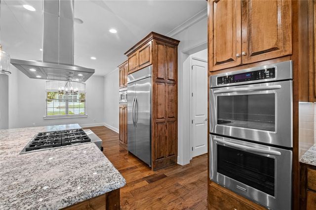 9 S Queensborough Lane, Rogers, AR 72758