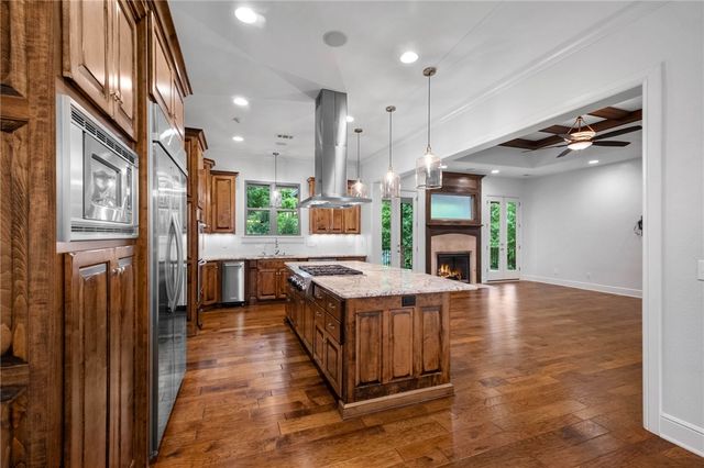 9 S Queensborough Lane, Rogers, AR 72758