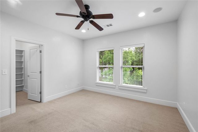 9 S Queensborough Lane, Rogers, AR 72758