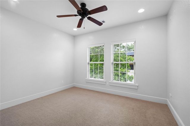 9 S Queensborough Lane, Rogers, AR 72758