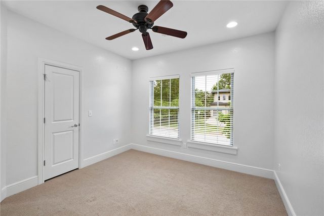 9 S Queensborough Lane, Rogers, AR 72758