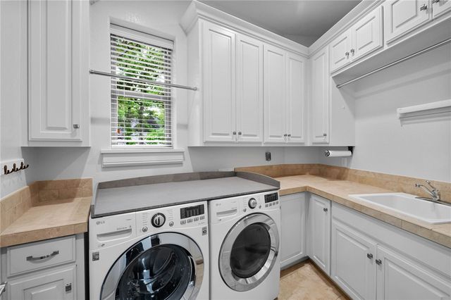 9 S Queensborough Lane, Rogers, AR 72758