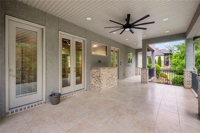 9 S Queensborough Lane, Rogers, AR 72758