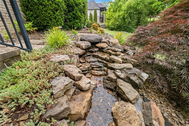 9 S Queensborough Lane, Rogers, AR 72758