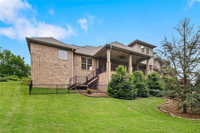 9 S Queensborough Lane, Rogers, AR 72758