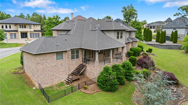 9 S Queensborough Lane, Rogers, AR 72758