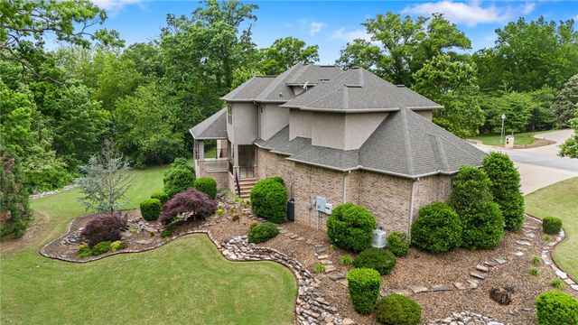 9 S Queensborough Lane, Rogers, AR 72758