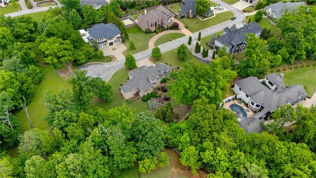 9 S Queensborough Lane, Rogers, AR 72758
