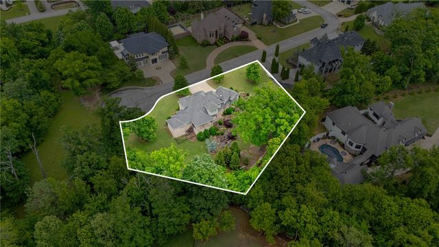 9 S Queensborough Lane, Rogers, AR 72758