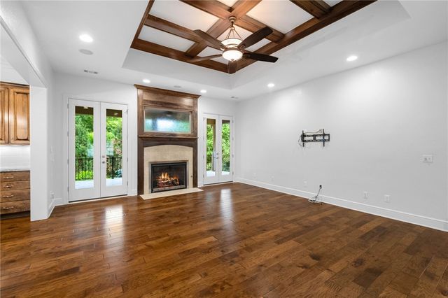 9 S Queensborough Lane, Rogers, AR 72758