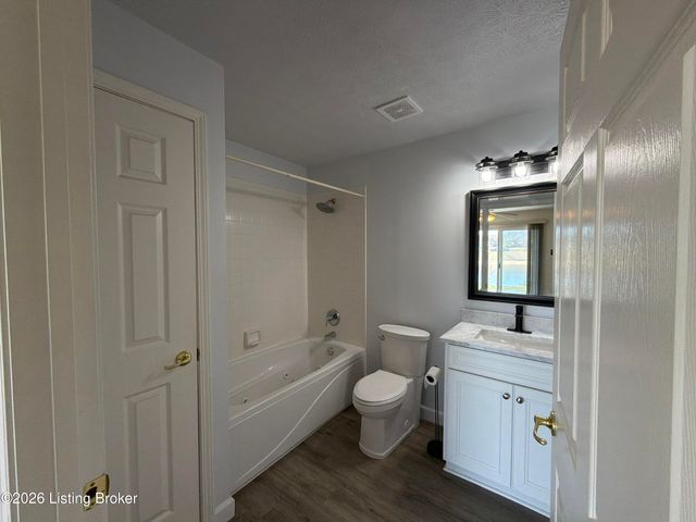 122 Lookout Dr, Brandenburg, KY 40108