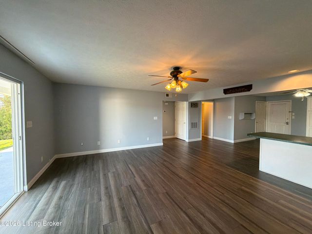 122 Lookout Dr, Brandenburg, KY 40108