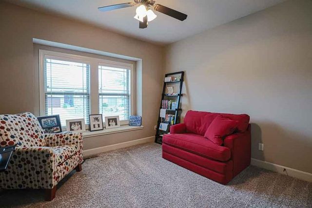 1696 NE Parkwood Drive, Lee's Summit, MO 64064