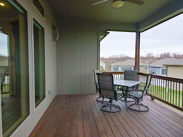 1696 NE Parkwood Drive, Lee's Summit, MO 64064