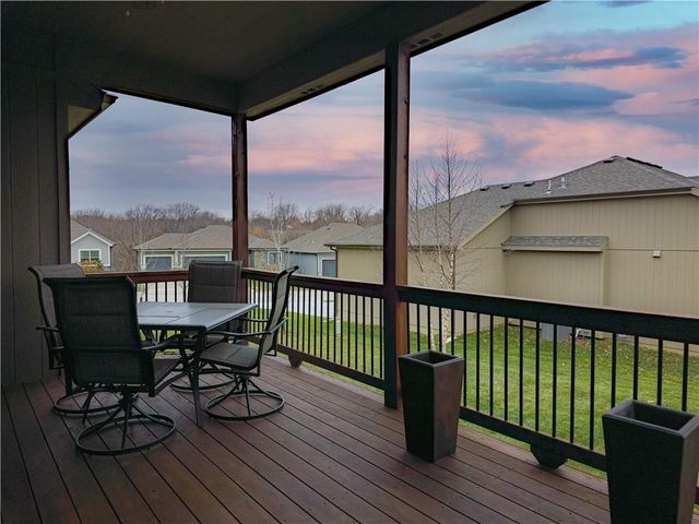 1696 NE Parkwood Drive, Lee's Summit, MO 64064