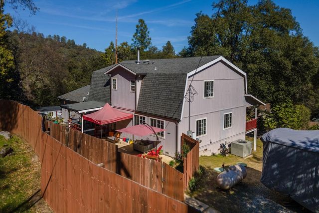 5600 Upper Siesta Ln, Somerset, CA 95684