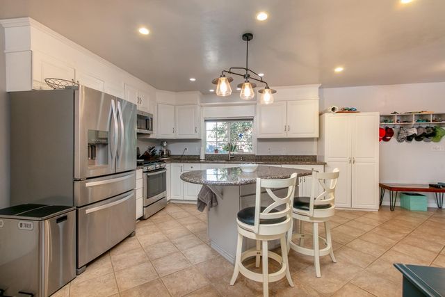 5600 Upper Siesta Ln, Somerset, CA 95684