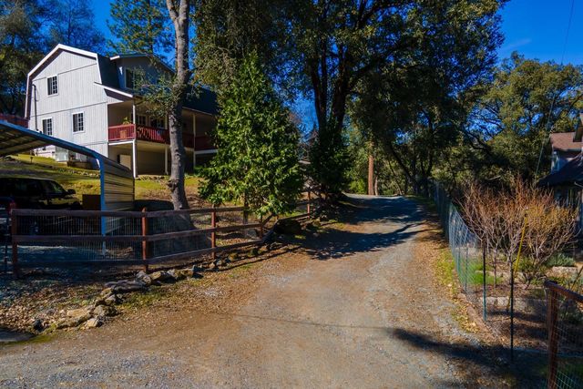 5600 Upper Siesta Ln, Somerset, CA 95684