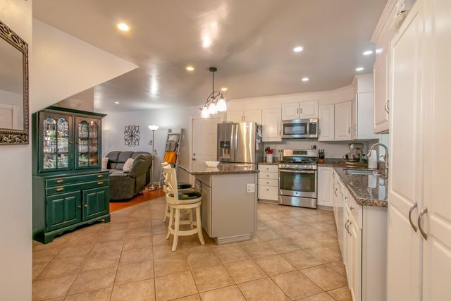 5600 Upper Siesta Ln, Somerset, CA 95684
