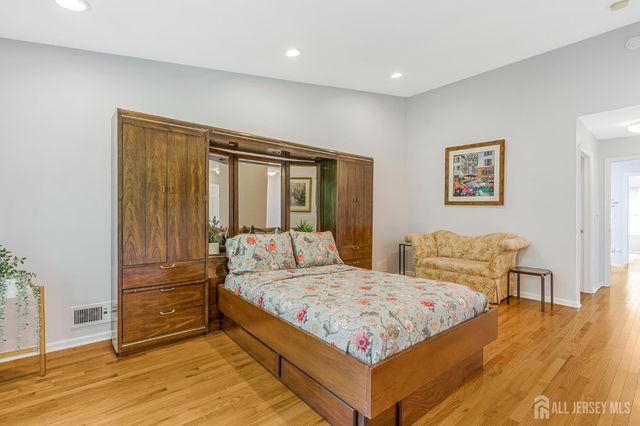 29 Catherine Court, Old Bridge, NJ 08879