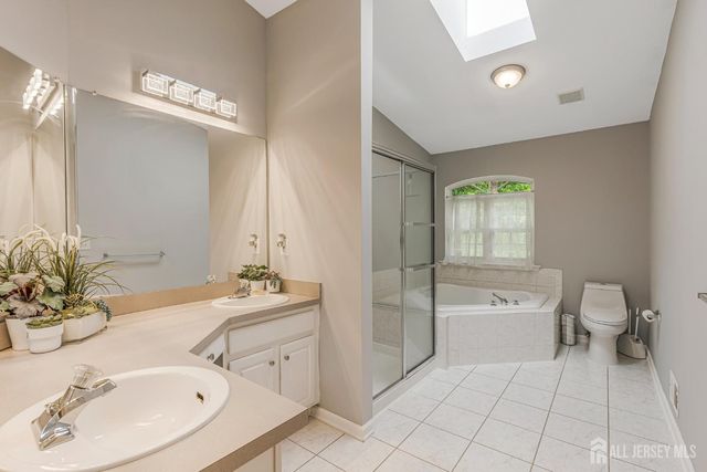 29 Catherine Court, Old Bridge, NJ 08879