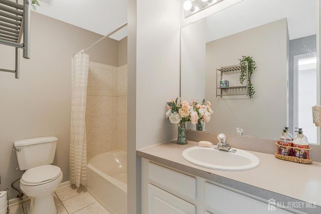 29 Catherine Court, Old Bridge, NJ 08879