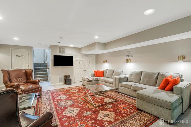 29 Catherine Court, Old Bridge, NJ 08879
