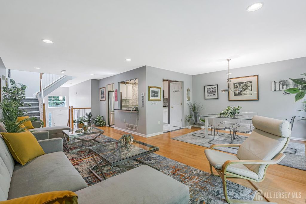 29 Catherine Court, Old Bridge, NJ 08879
