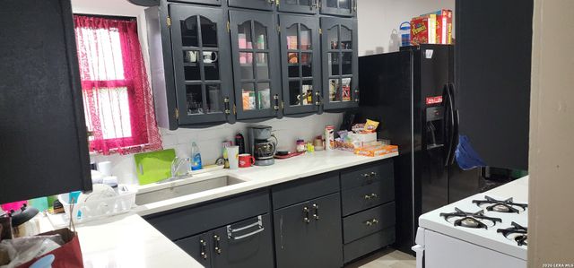 701 LINARES ST, San Antonio, TX 78225