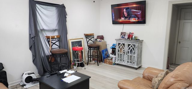 701 LINARES ST, San Antonio, TX 78225