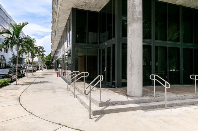 201 SW 17th Rd 303, Miami, FL 33129