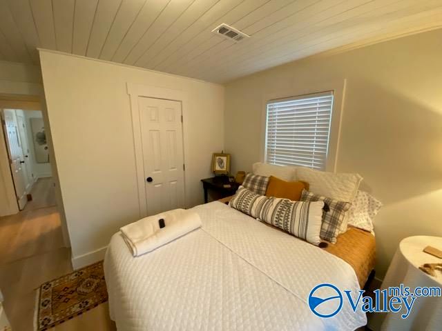 1236 Oshaughnessy Avenue NE, Huntsville, AL 35801