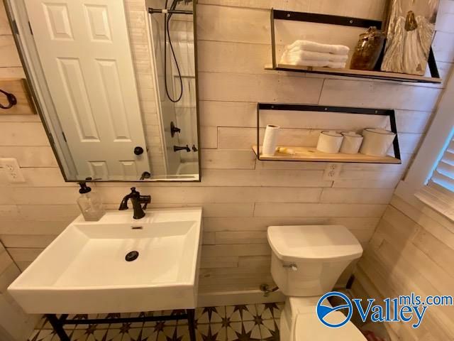 1236 Oshaughnessy Avenue NE, Huntsville, AL 35801