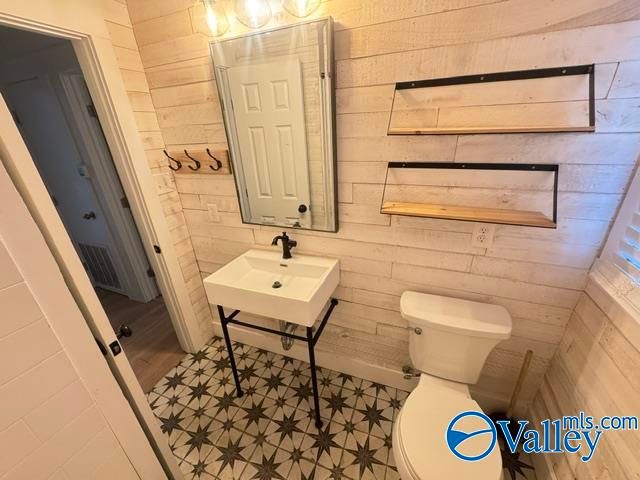 1236 Oshaughnessy Avenue NE, Huntsville, AL 35801