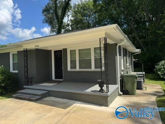 1236 Oshaughnessy Avenue NE, Huntsville, AL 35801