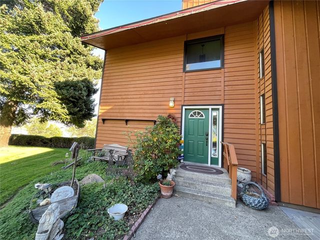 14 Hahn Road, Omak, WA 98841