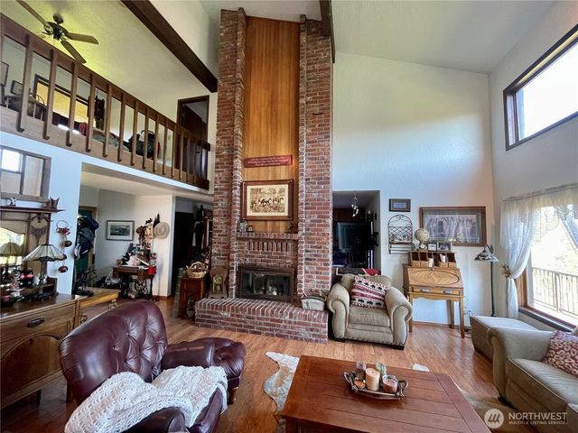 14 Hahn Road, Omak, WA 98841