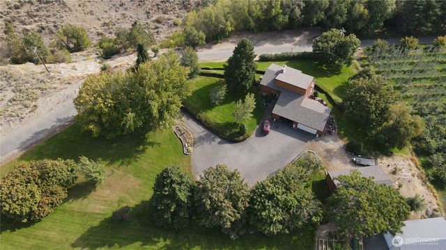 14 Hahn Road, Omak, WA 98841